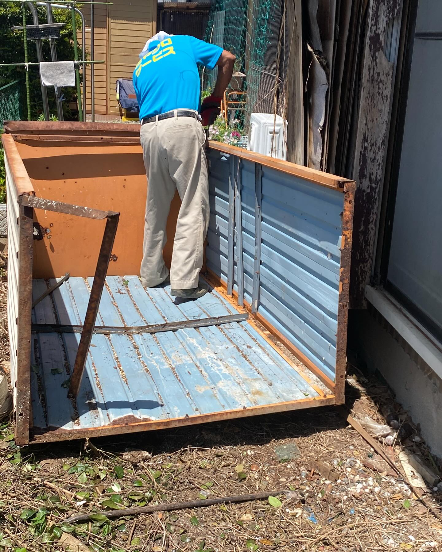 豊橋市で不用品回収と物置きの解体ー!