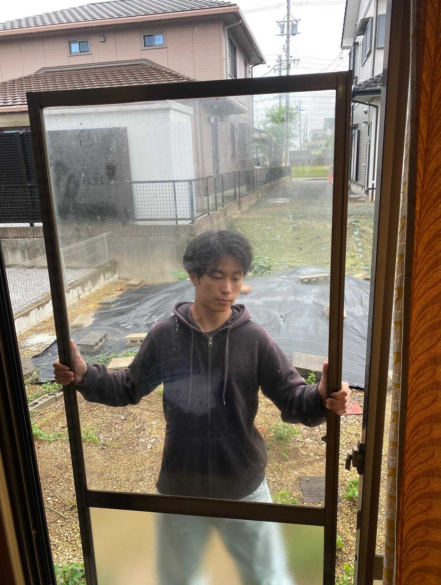 ガラス窓の修理ー!