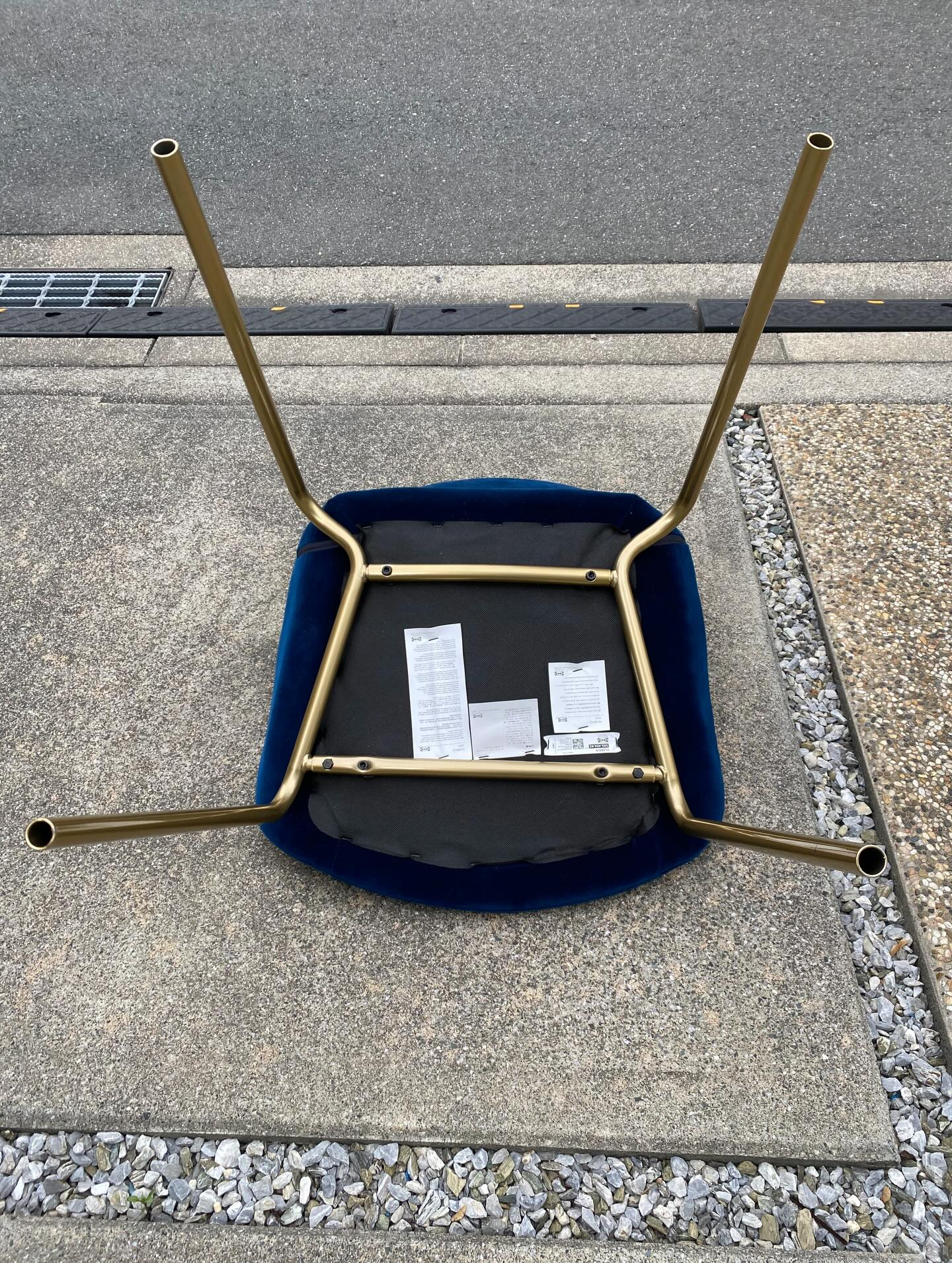 イスの脚の長さ調節ー!