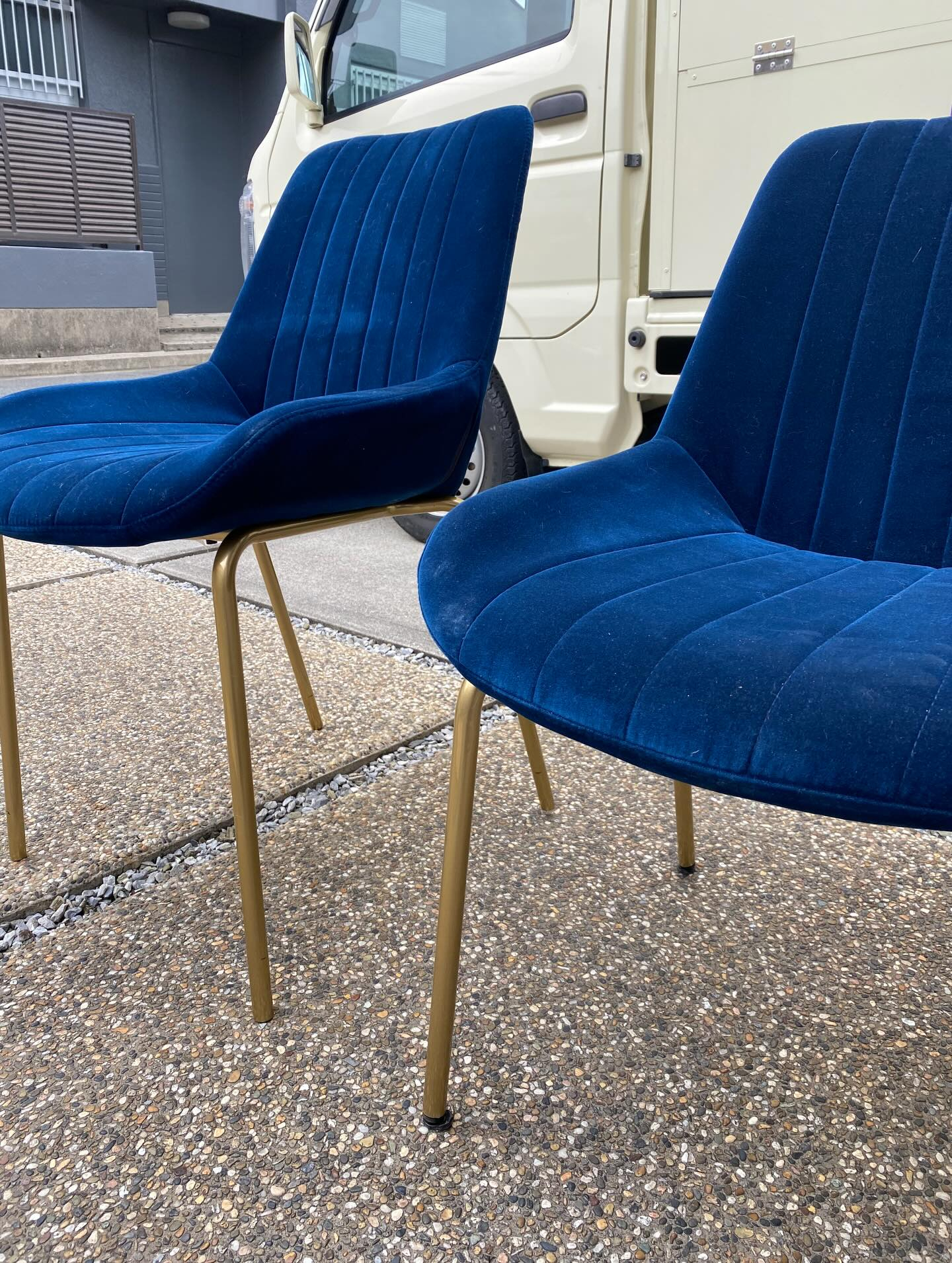 イスの脚の長さ調節ー!