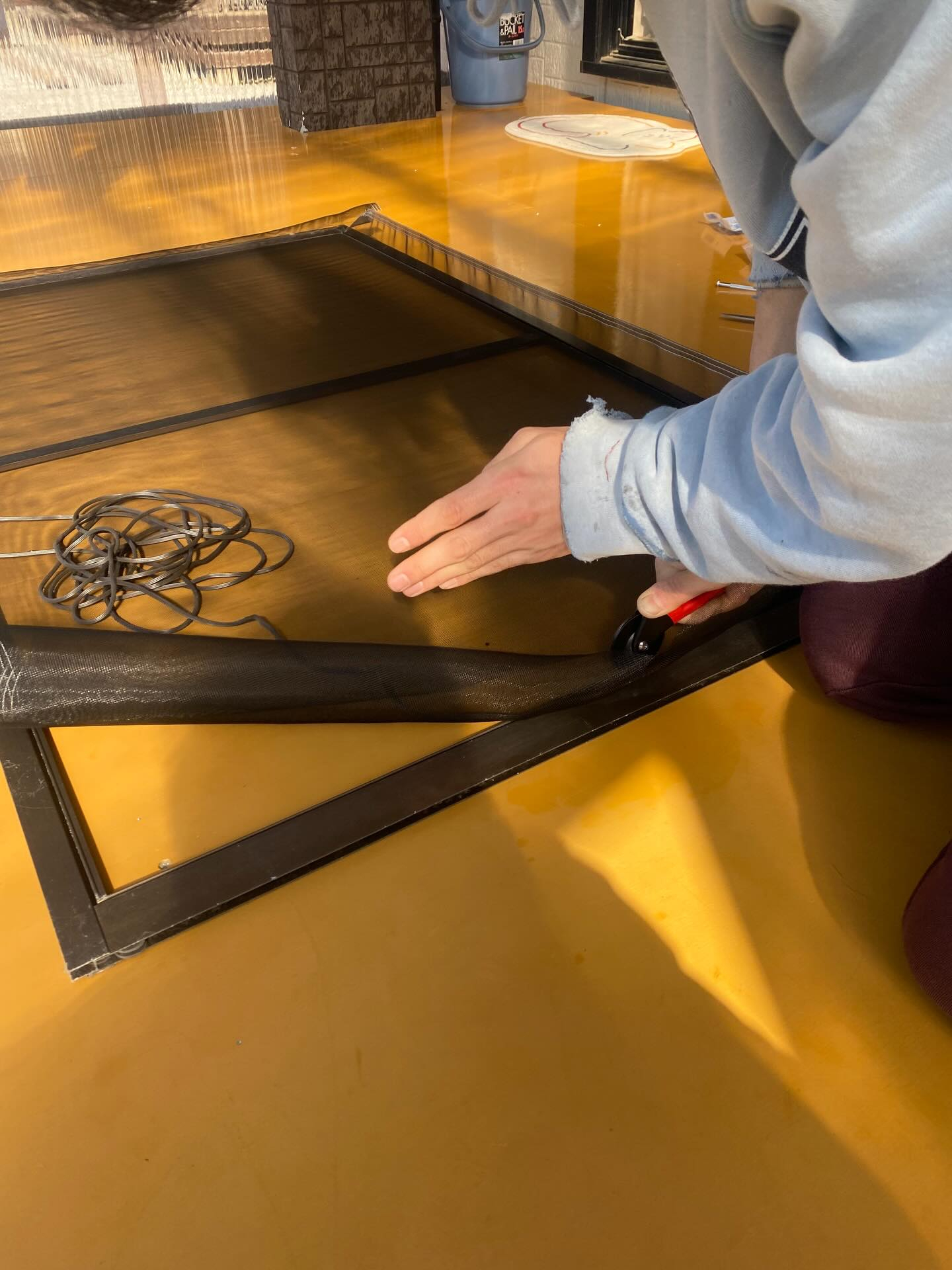 網戸の張り替えー!